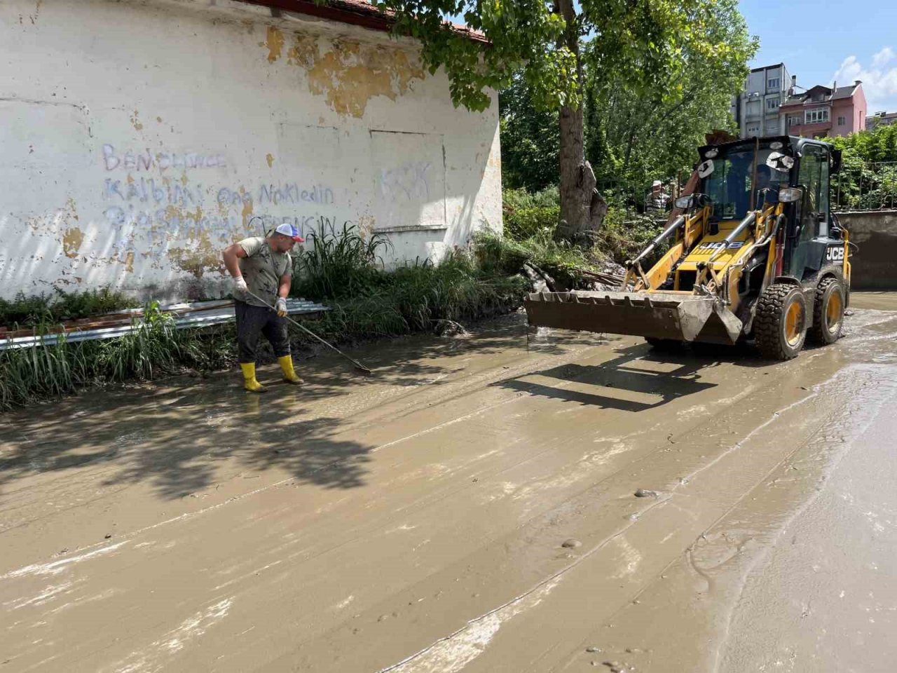 Selin vurduğu tarihi ilçe Amasra’da temizlik çalışmaları sürüyor