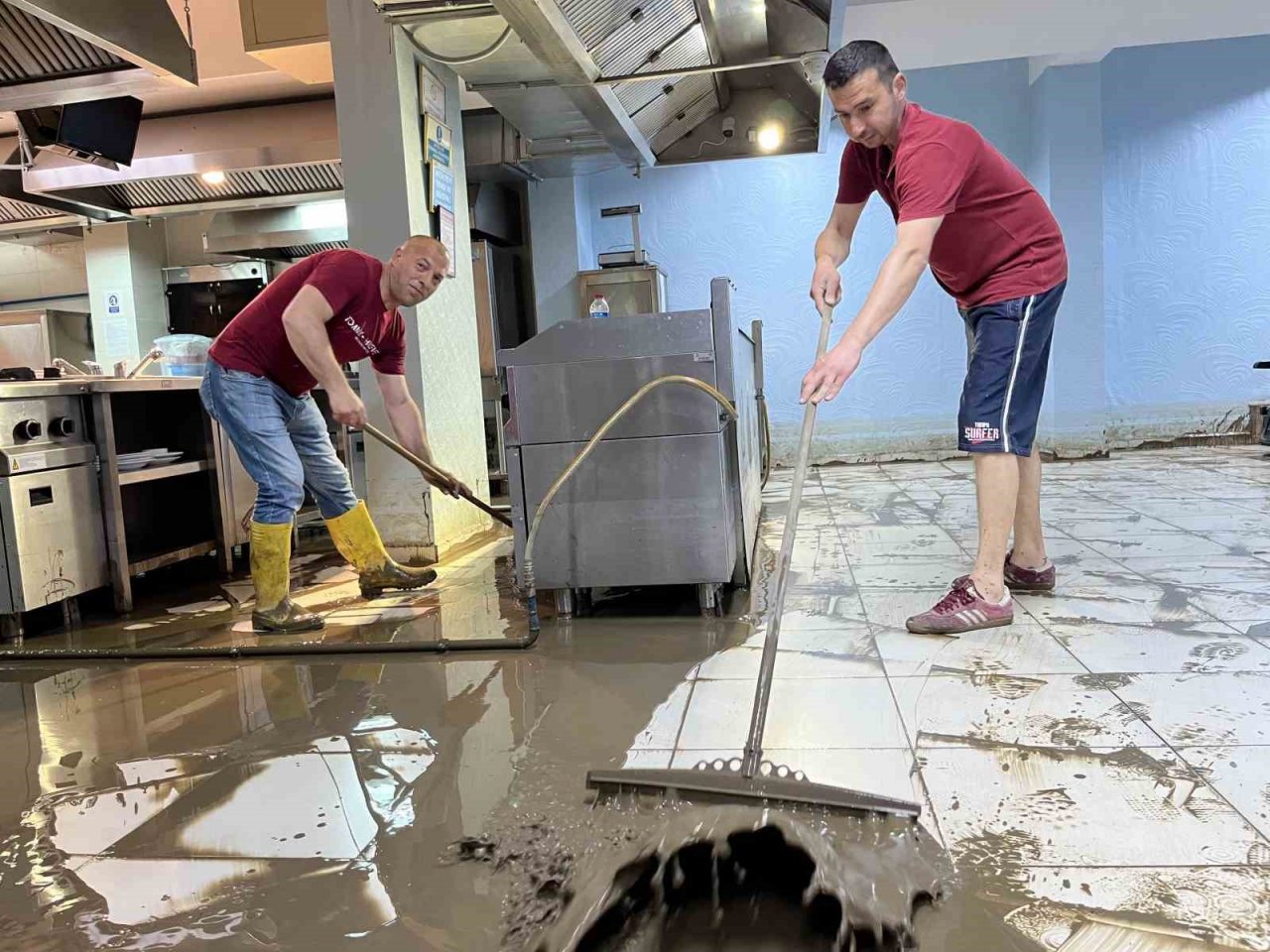 Selin vurduğu tarihi ilçe Amasra’da temizlik çalışmaları sürüyor