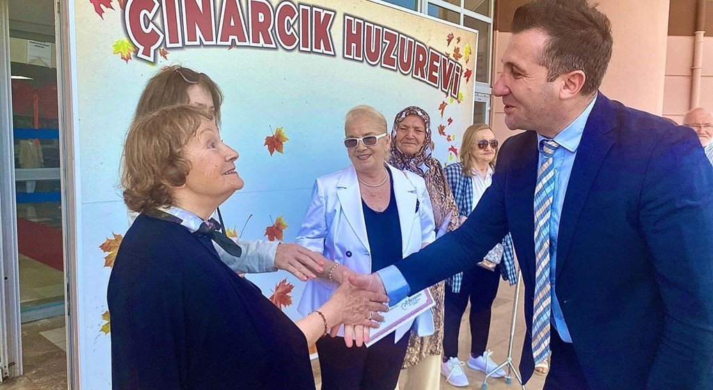 Çınarcık Huzurevinde İkinci Bahar El Sanatları Sergisi açıldı