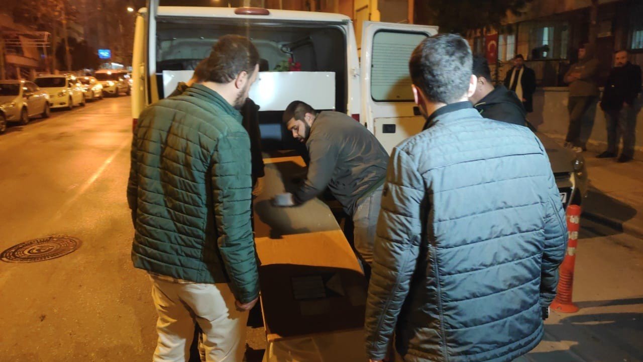 Bıçakladığı eşini eşarpla boğarak öldüren katil koca hakim karşısına çıktı