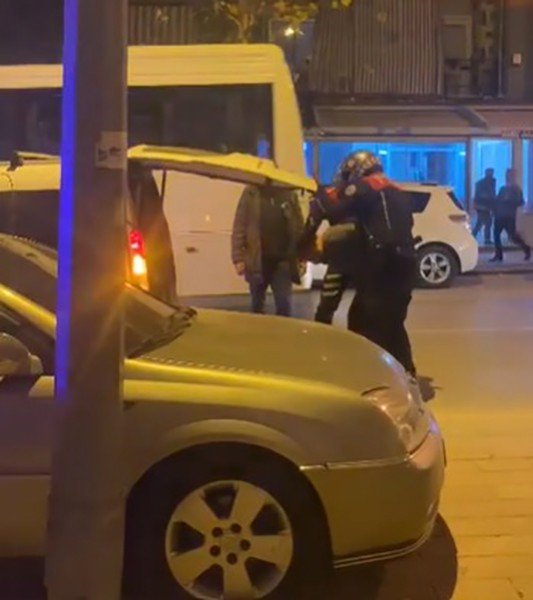 Bıçakladığı eşini eşarpla boğarak öldüren katil koca hakim karşısına çıktı