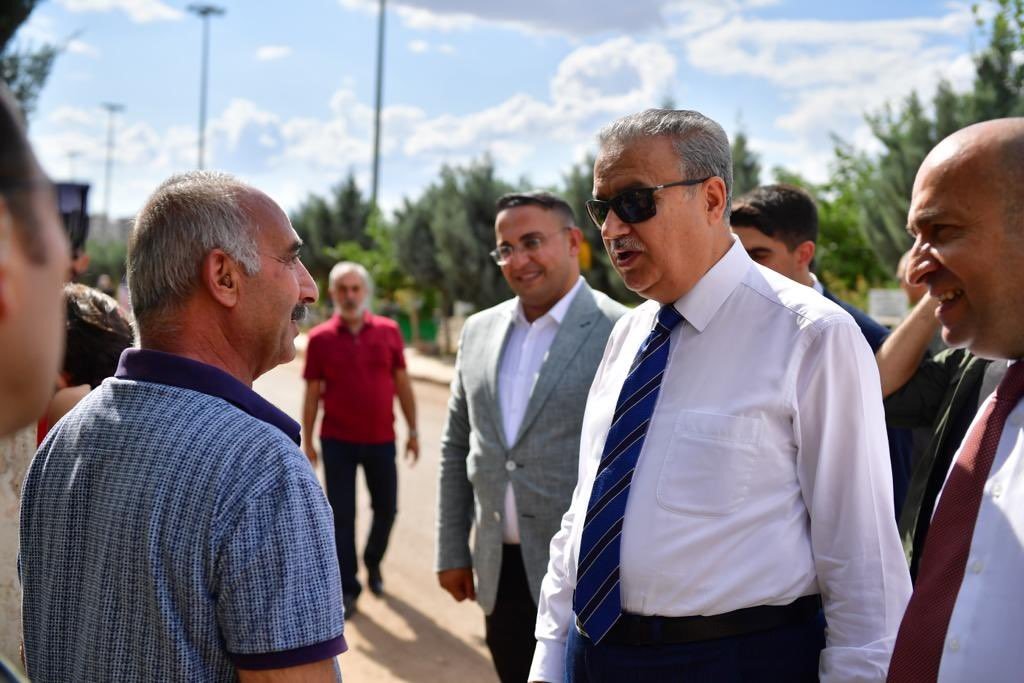 Vali Su, Kurban Bayramı öncesi mezarlıklarda incelemede bulundu