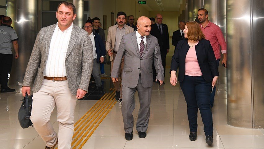 Rektör Çakmak Etüt Merkezi Öğretmenlerini Konuk Etti