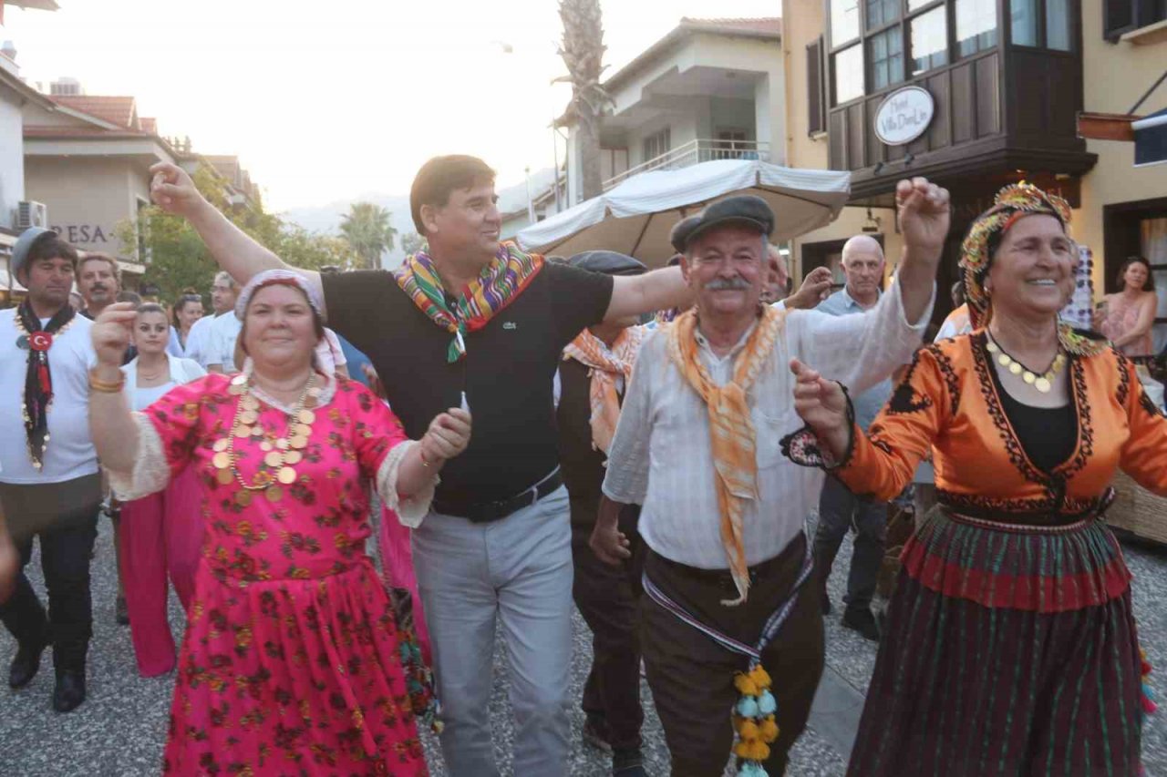 Göcek’te yayla göçü renkli görüntülerle başladı