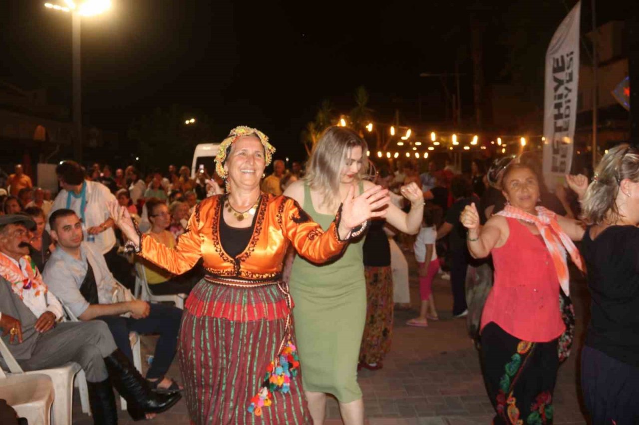 Göcek’te yayla göçü renkli görüntülerle başladı