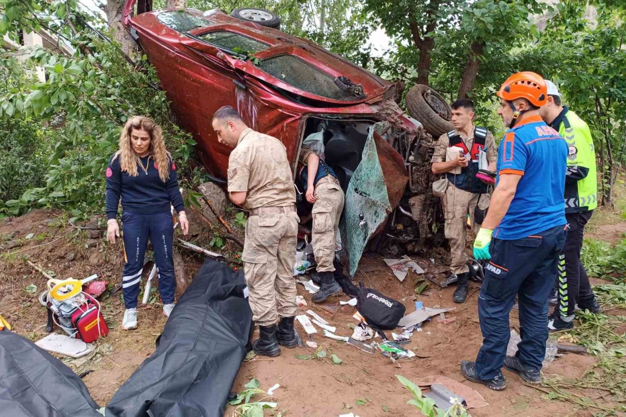 Gümüşhane’de trafik kazası: 2 ölü, 3 yaralı
