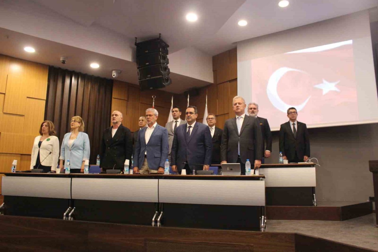 İZTO meclisinde ekonomi programı değerlendirmesi