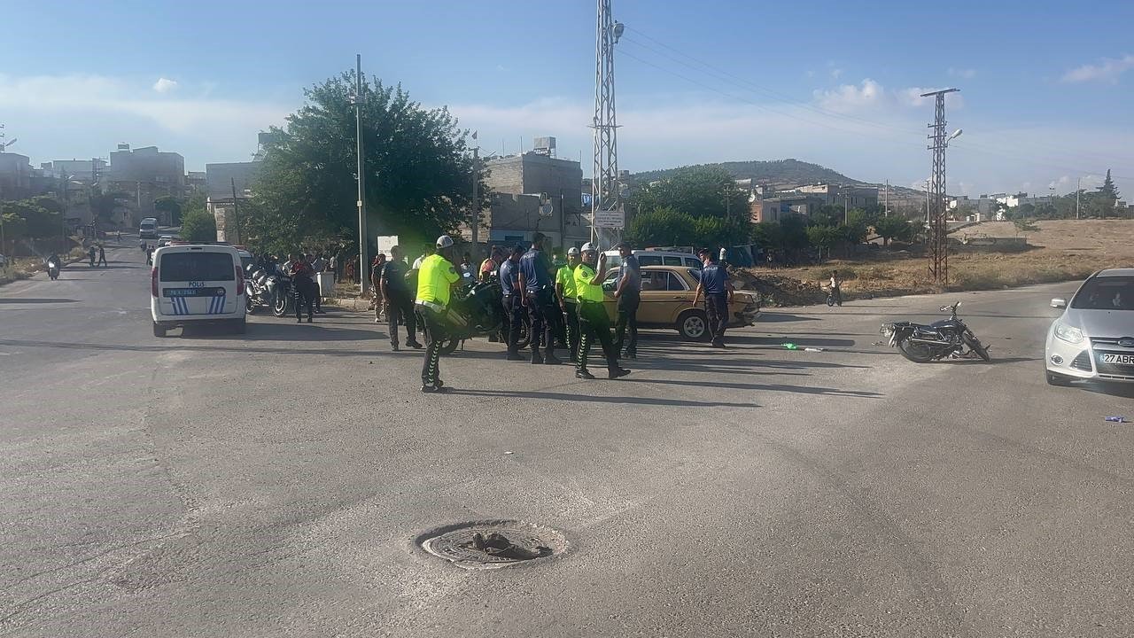 Kilis’te motosiklet ile otomobil çarpıştı: 1 yaralı