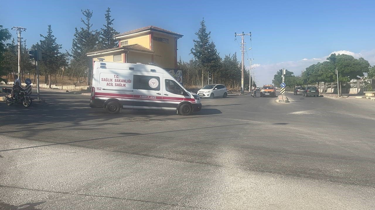 Kilis’te motosiklet ile otomobil çarpıştı: 1 yaralı
