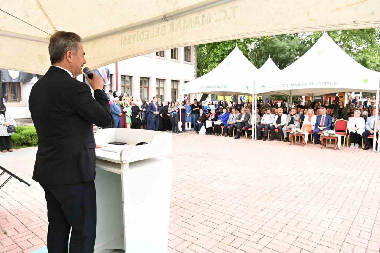 Yıl sonu sergisi ’el sanatları şölenine’ dönüştü