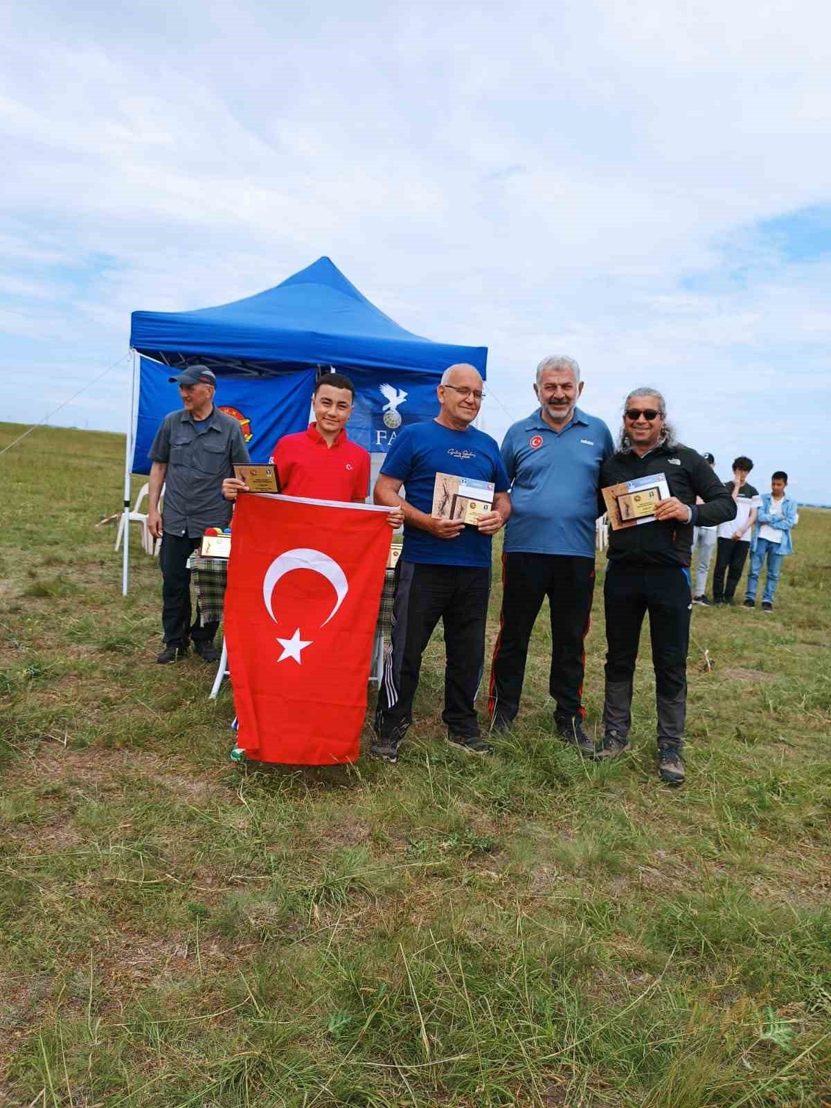 FAI Dünya kupasını Sivaslı sporcu kaldırdı