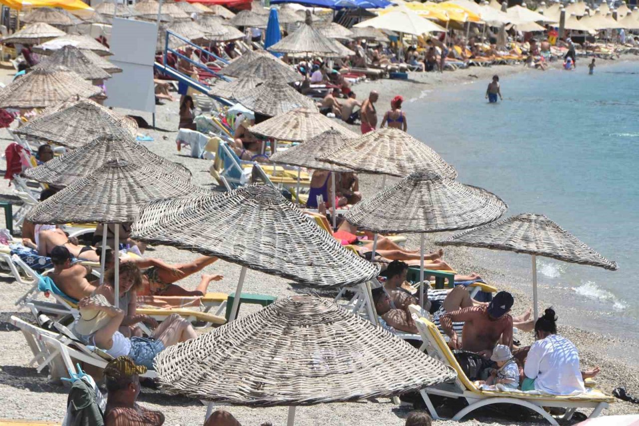 Dev gemi ile 2 bin 539 yolcu geldi