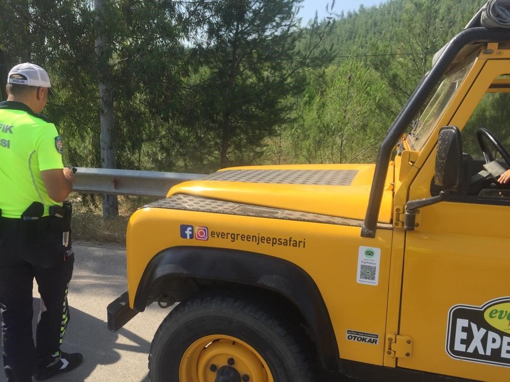 Fethiye’de bayram öncesi safari araçları denetlendi