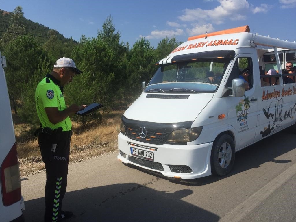 Fethiye’de bayram öncesi safari araçları denetlendi