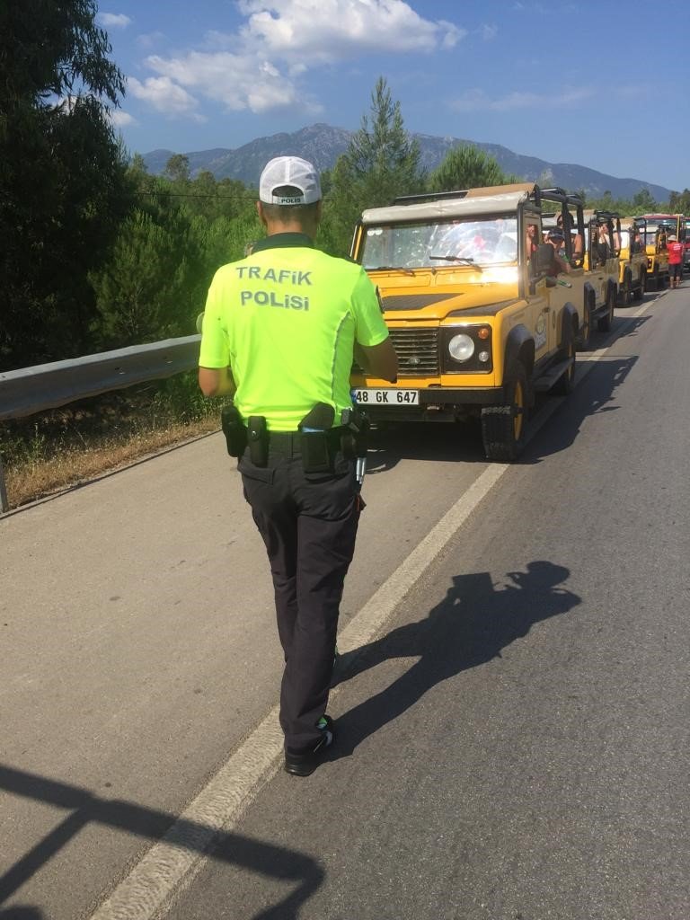 Fethiye’de bayram öncesi safari araçları denetlendi