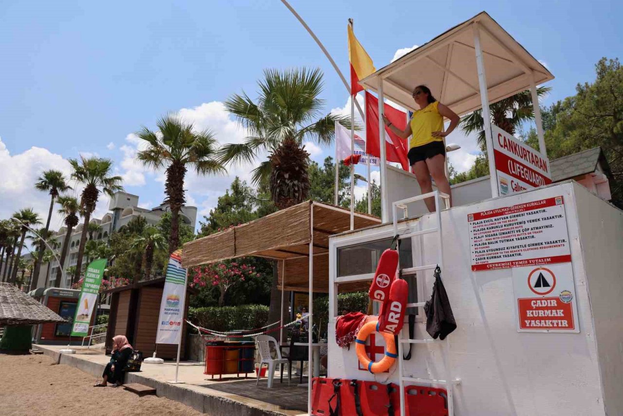 Marmaris’te plajlar yaza hazır