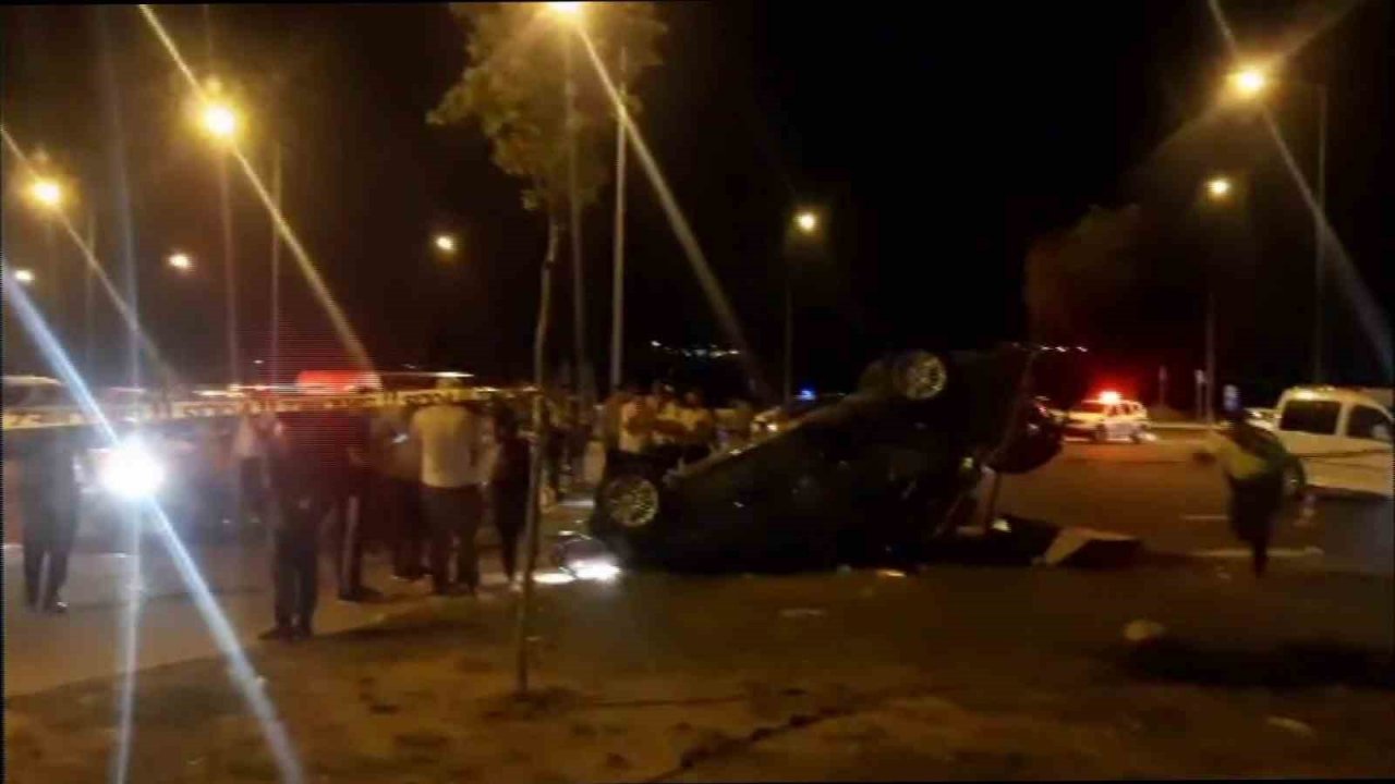 Siirt’te iki otomobil kafa kafaya çarpıştı: 1’i ağır 3 yaralı
