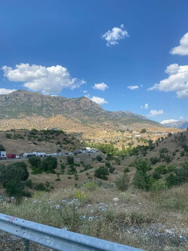 Siirt’te tır devrildi: Sürücü kazayı yara almadan atlattı