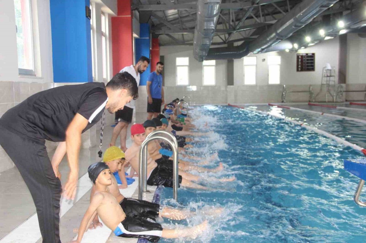 Cizre’de 12 bin çocuğa yüzme eğitimi verilecek