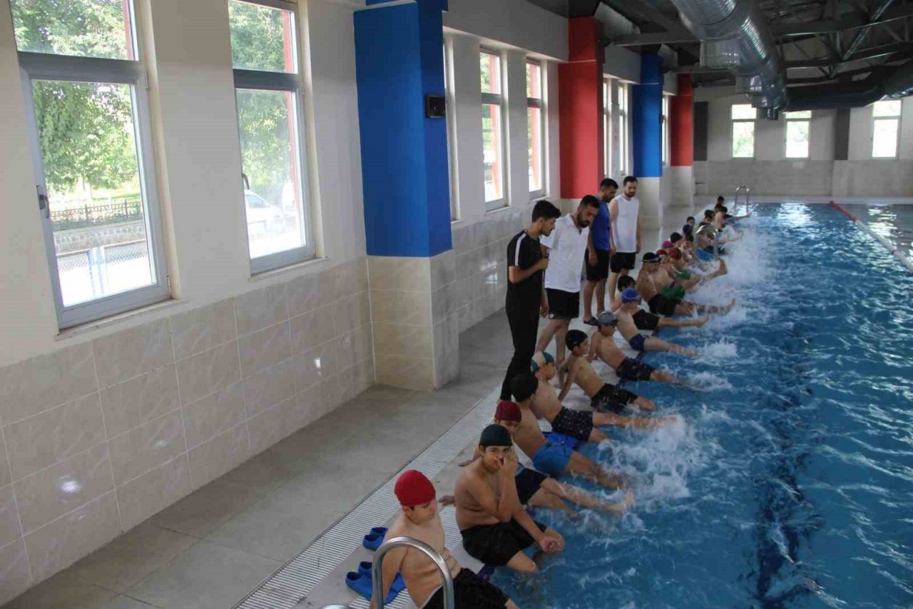 Cizre’de 12 bin çocuğa yüzme eğitimi verilecek