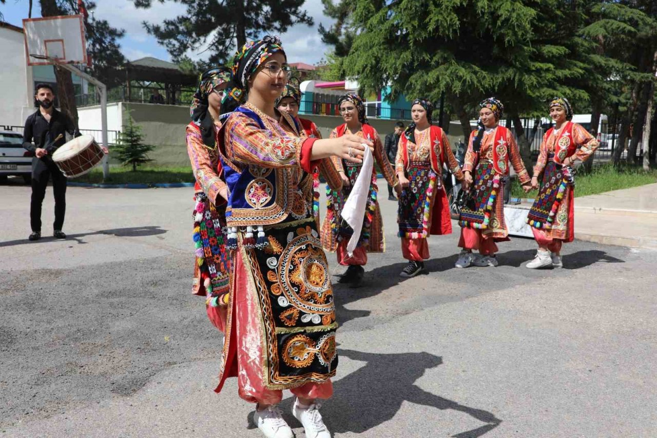 Sivas’ta yaz okulu açıldı