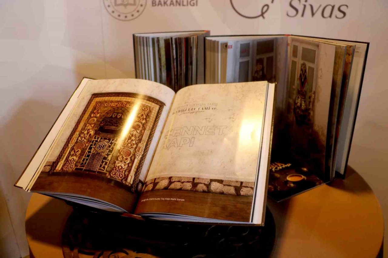 ‘Bozkırda Yükselen Tarih Divriği Ulu Cami ve Darüşşifası’ isimli sergi açıldı