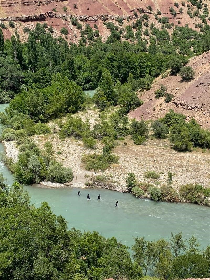 Tunceli Belediyesi dalgıç ekibinden, boğulma vakalarına karşı eğitim