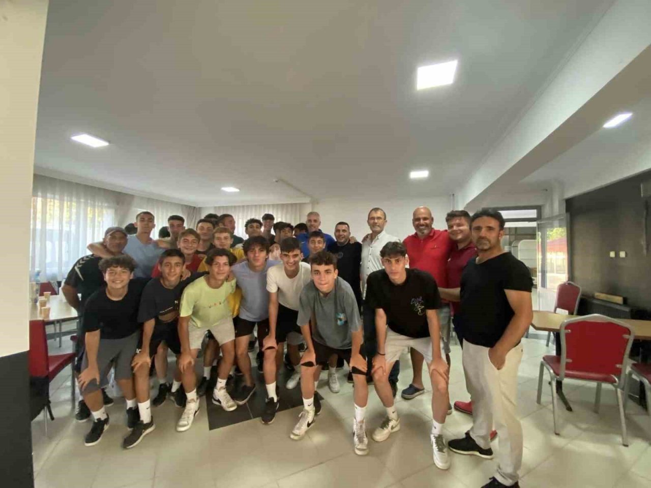 Manisaspor U-17 Takımı Çanakkale’ye gitti