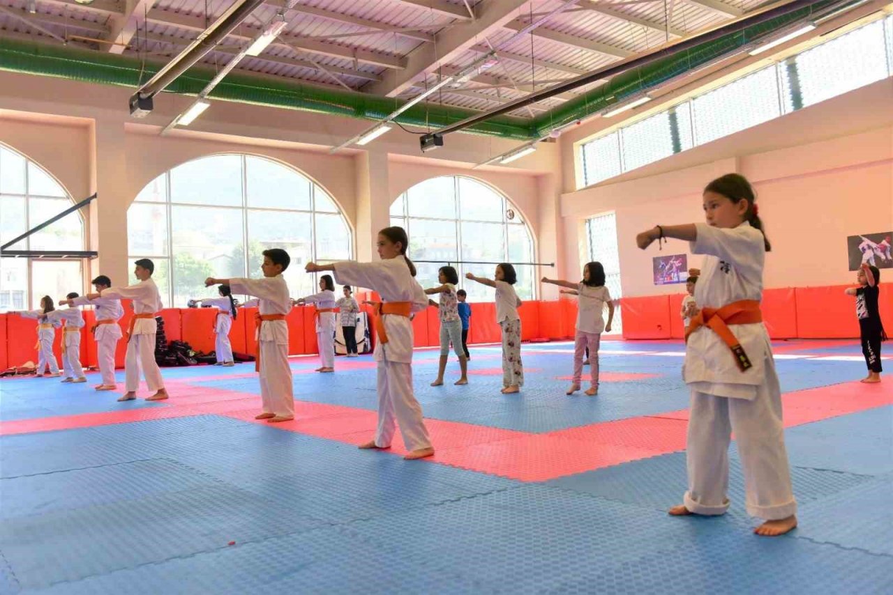 Yıldırım Belediyesi’nden 3 bin 261 çocuğa spor eğitimi