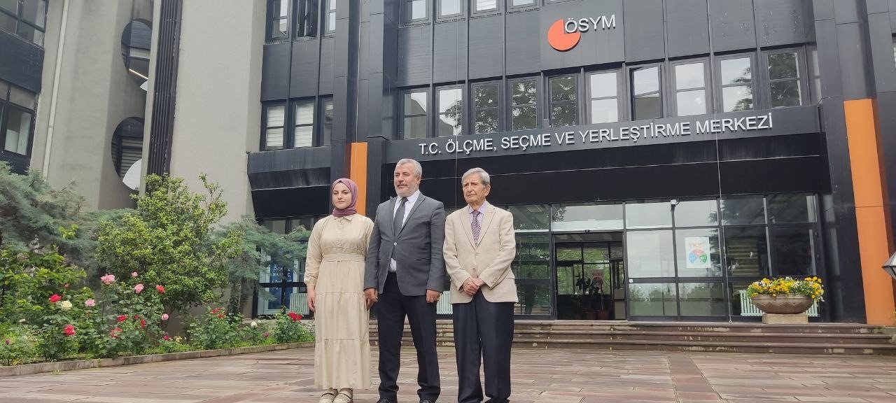 YKS’ye giren en genç ve en yaşlı aday ÖSYM’de bir araya geldi