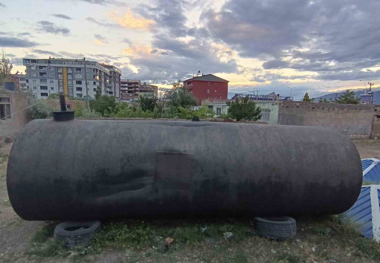 Ağrı’da 5 bin litre akaryakıt ele geçirildi