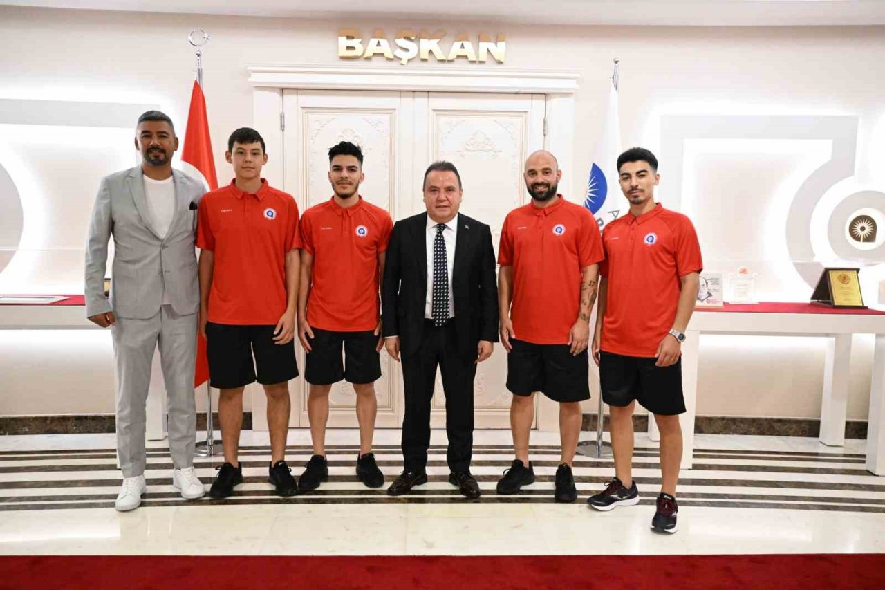 Ayak Tenis takımı Türkiye Şampiyonasına gidiyor