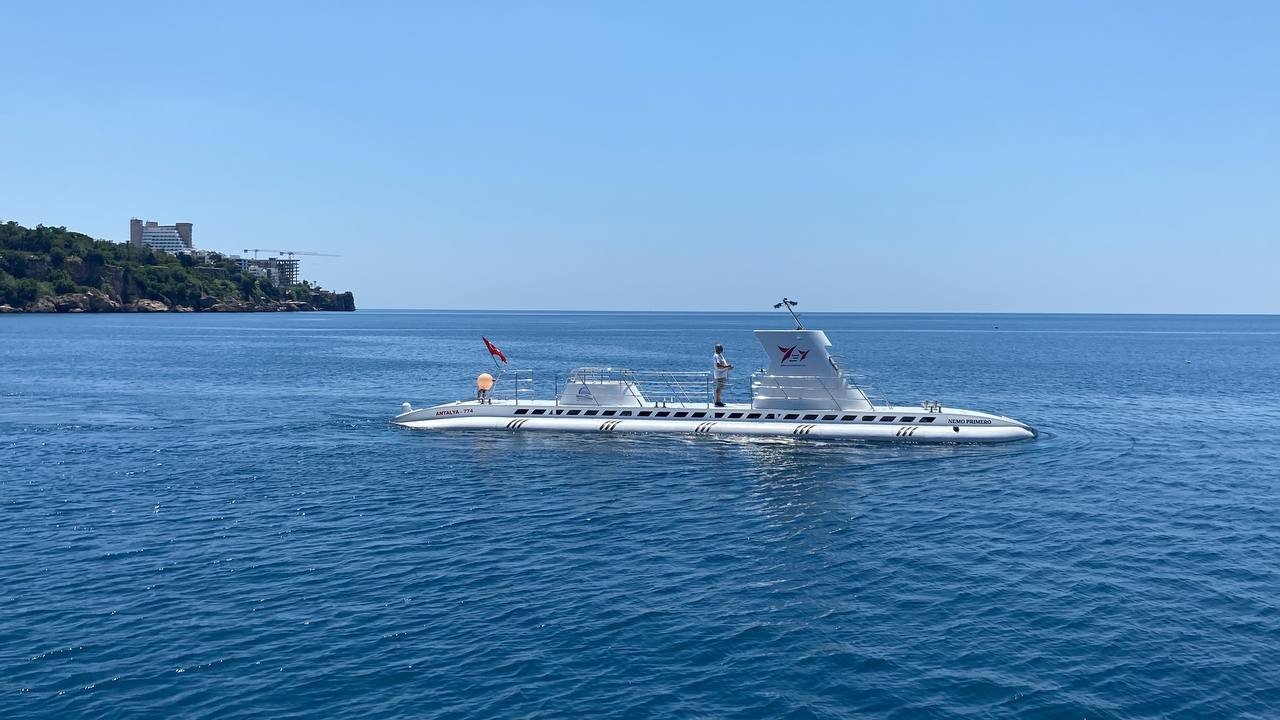 Türkiye’nin ilk turistik denizaltısı 18 bin turisti denizin altına indirecek