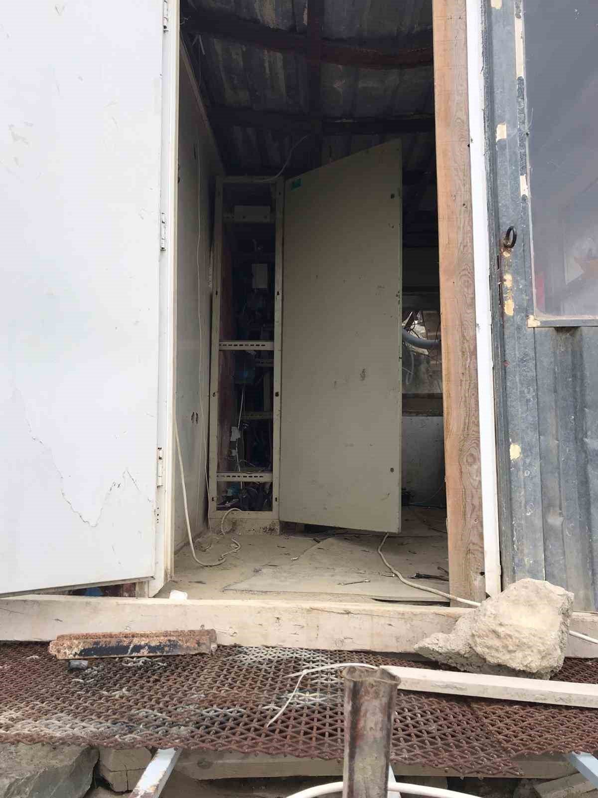 Kablo hırsızları yol inşaatını yapan şirketi canından bezdirdi