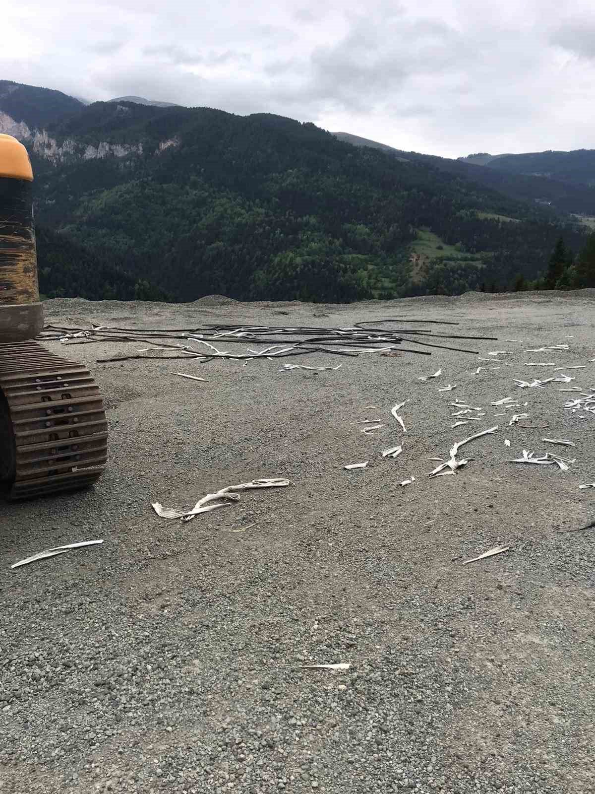Kablo hırsızları yol inşaatını yapan şirketi canından bezdirdi
