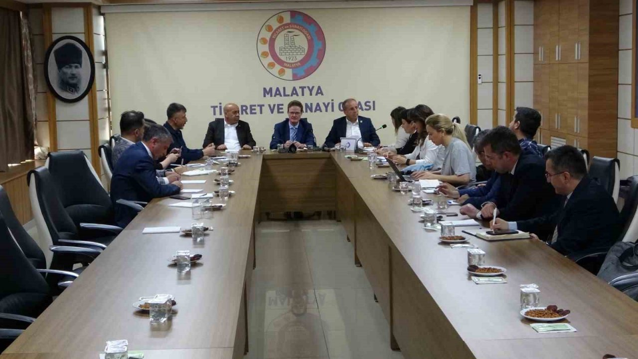 AB Büyükelçisi’ne depremin ekonomiye verdiği zarar anlatıldı