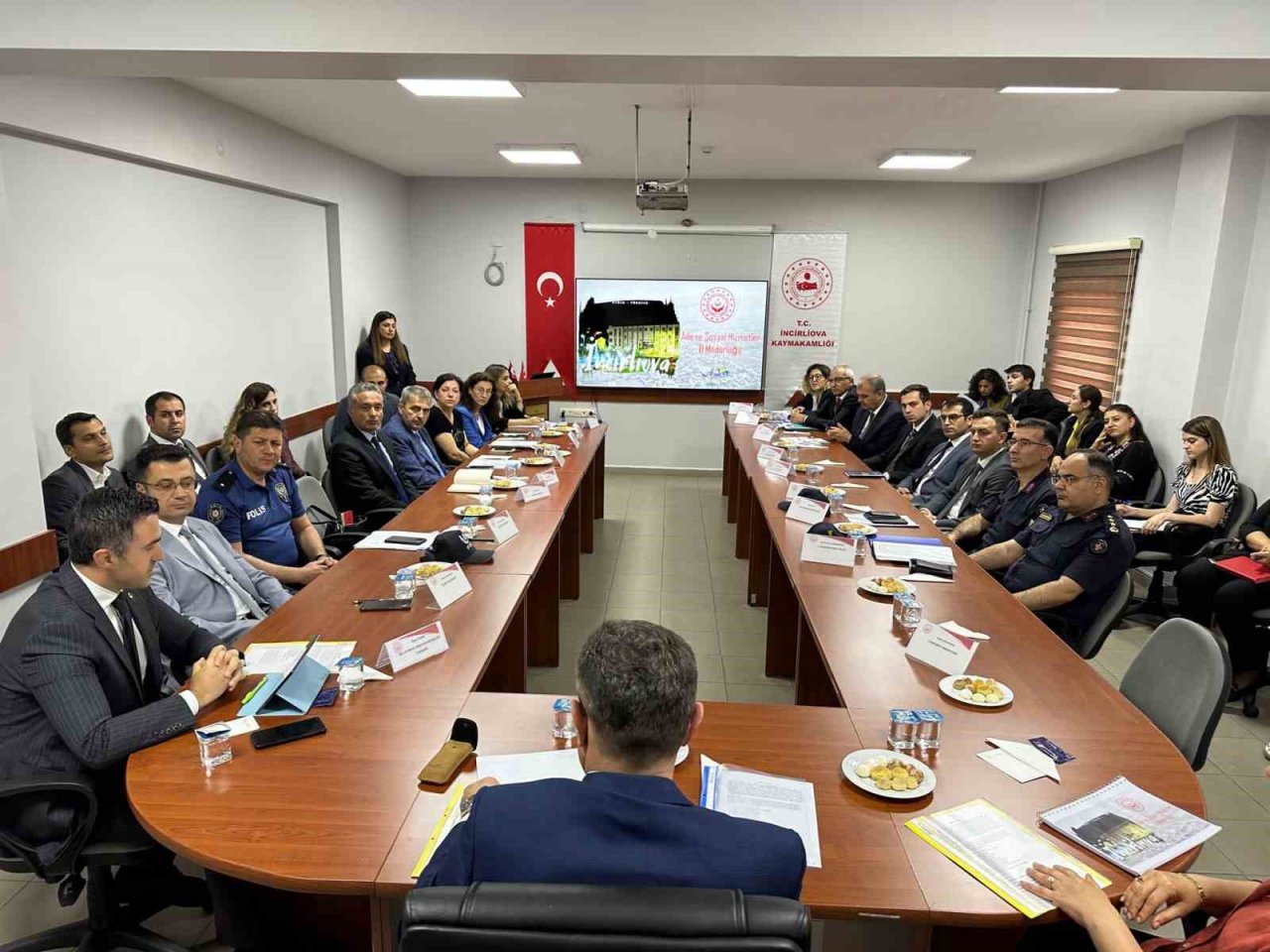 İncirliova’da sosyal hizmetler masaya yatırıldı