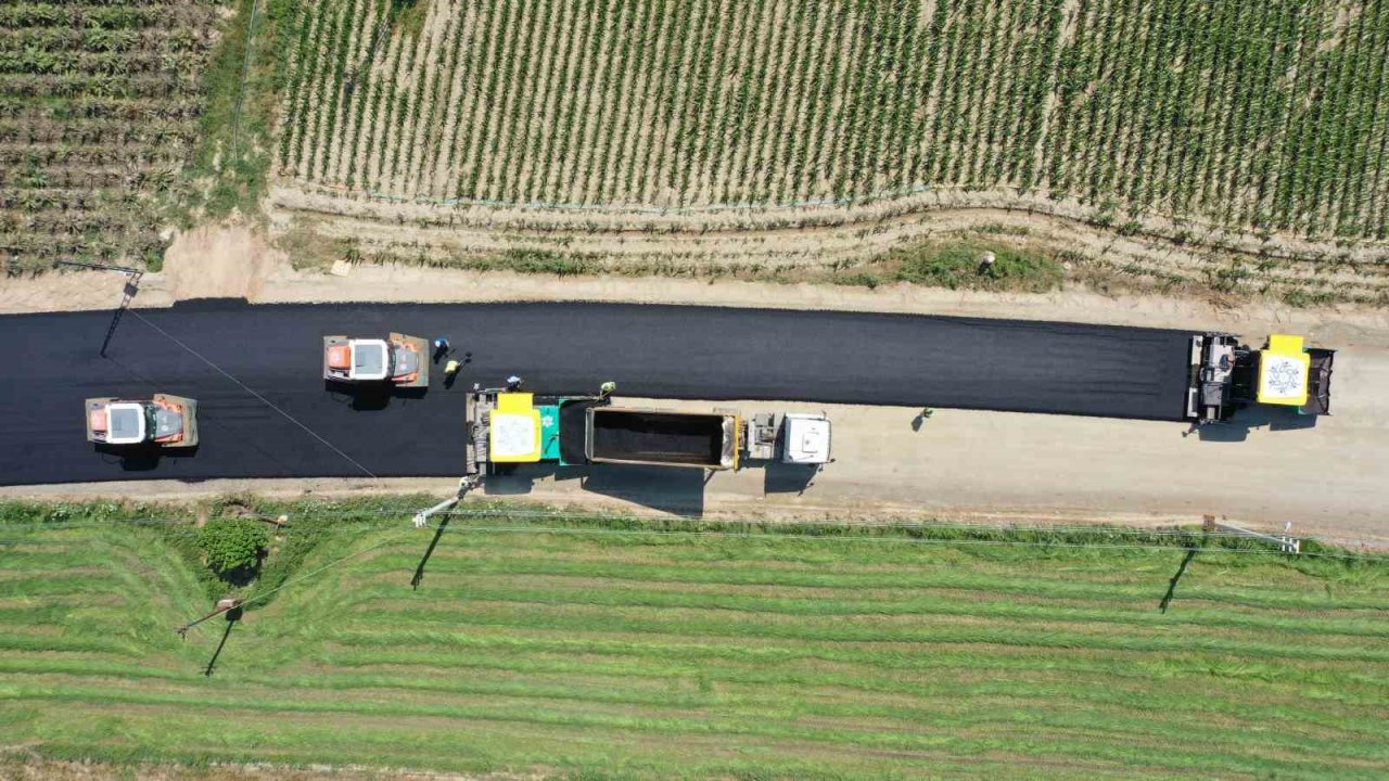 Umurlu Armutlu yolu sıcak asfalta kavuştu