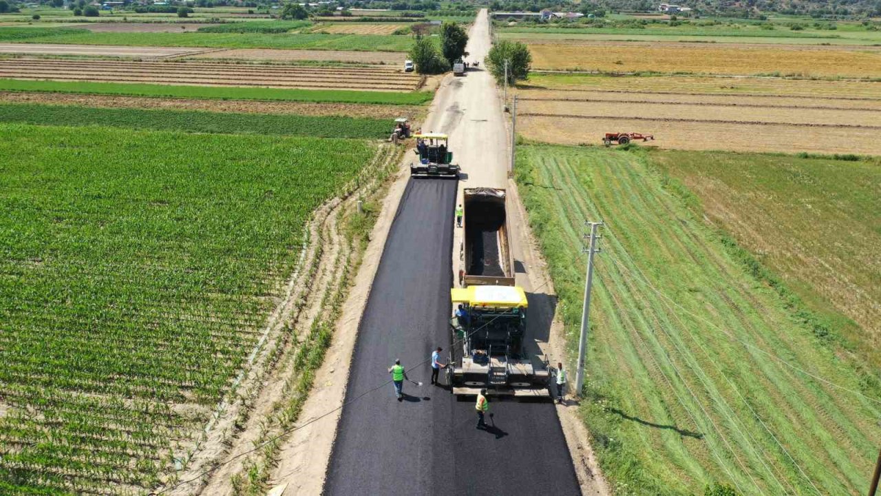 Umurlu Armutlu yolu sıcak asfalta kavuştu
