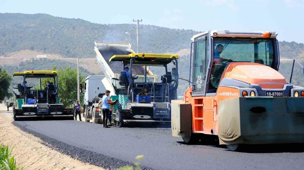 Umurlu Armutlu yolu sıcak asfalta kavuştu