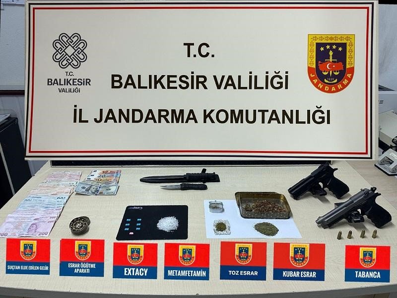 Balıkesir’de uyuşturucu operasyonu: 33 gözaltı