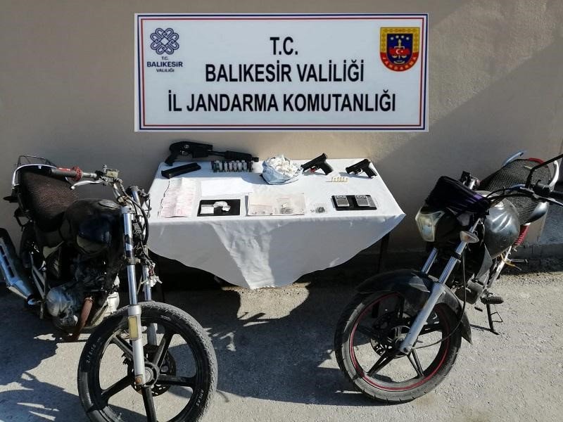 Balıkesir’de uyuşturucu operasyonu: 33 gözaltı