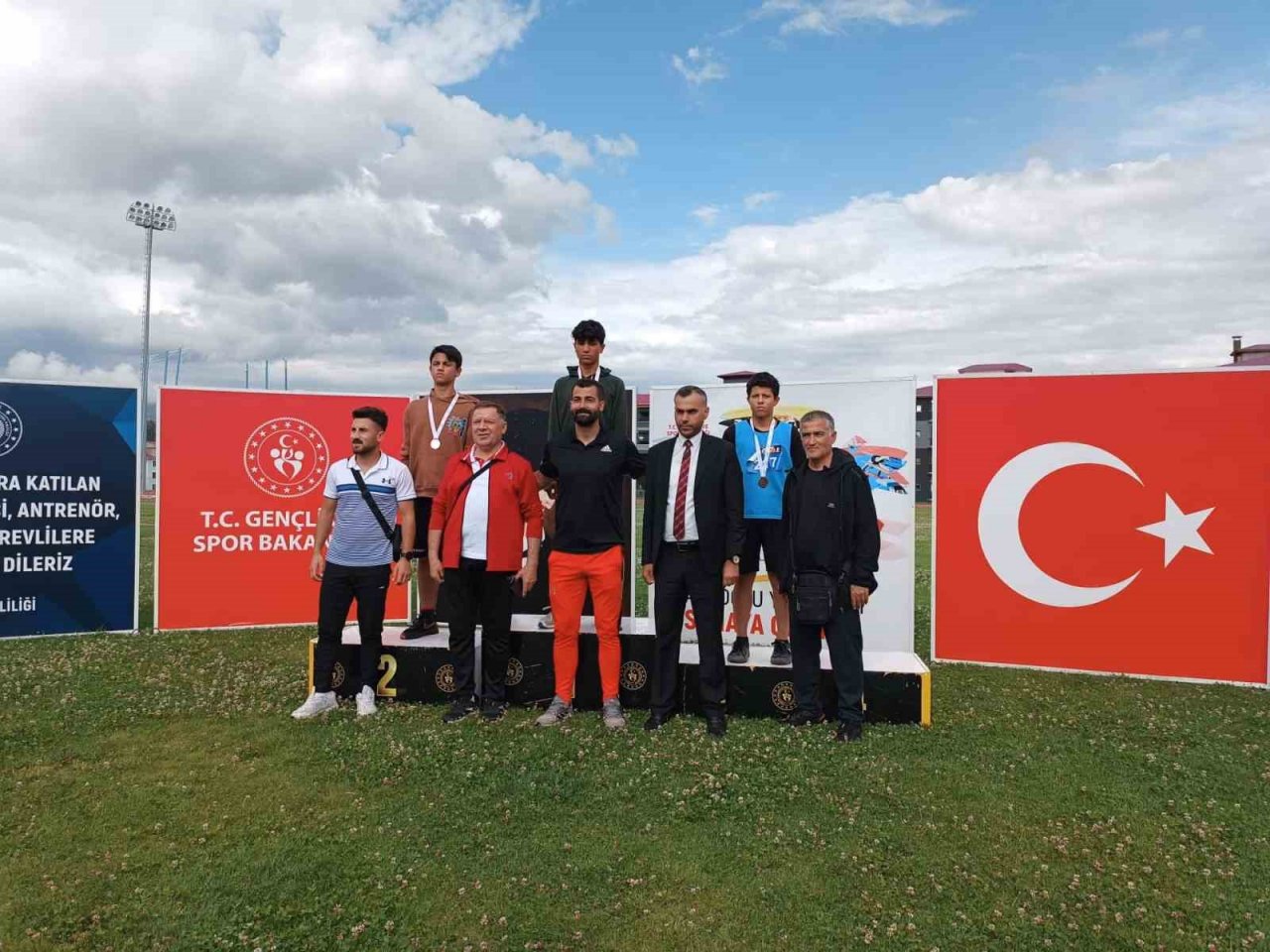 Elazığlı koşucular Bingöl’de yarı finale çıktı