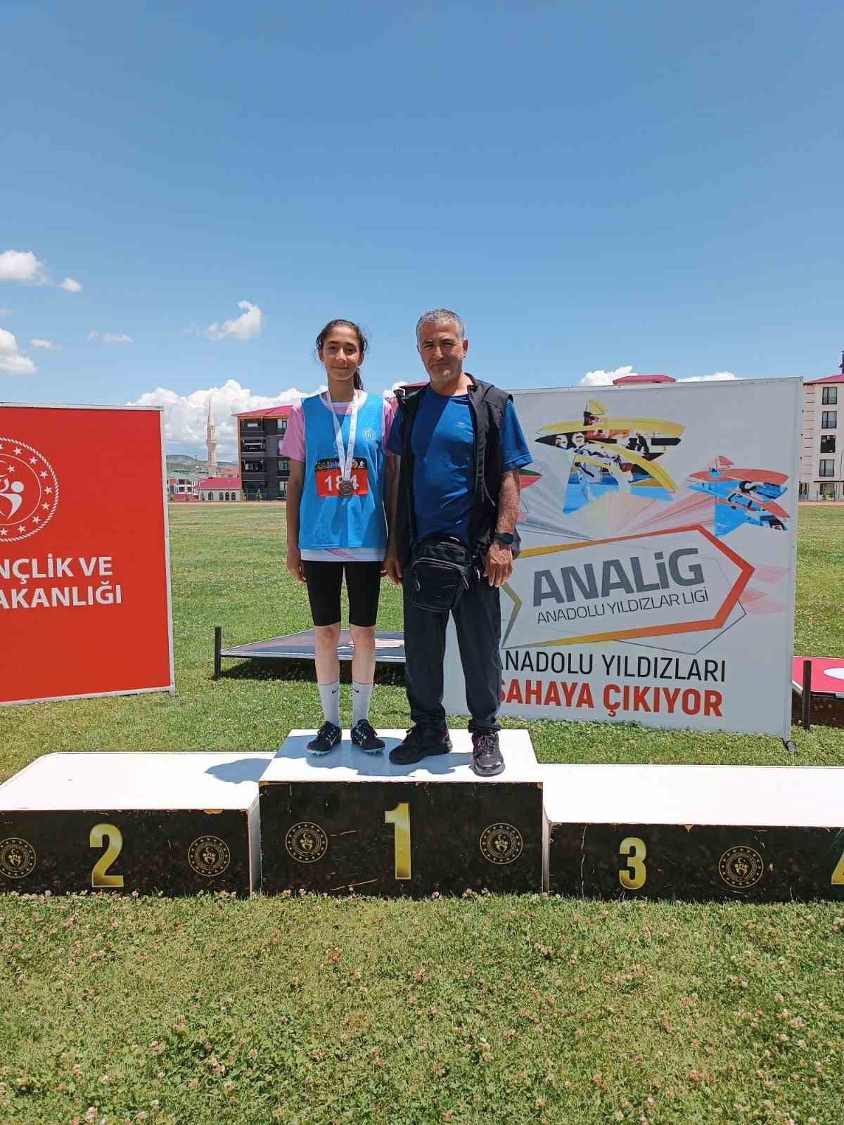 Elazığlı koşucular Bingöl’de yarı finale çıktı