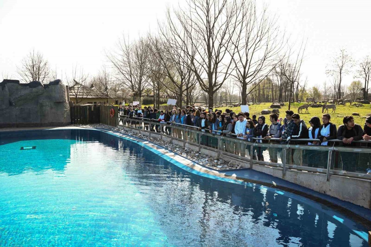 Çocukların bayramı Hayvanat Bahçesi’nde