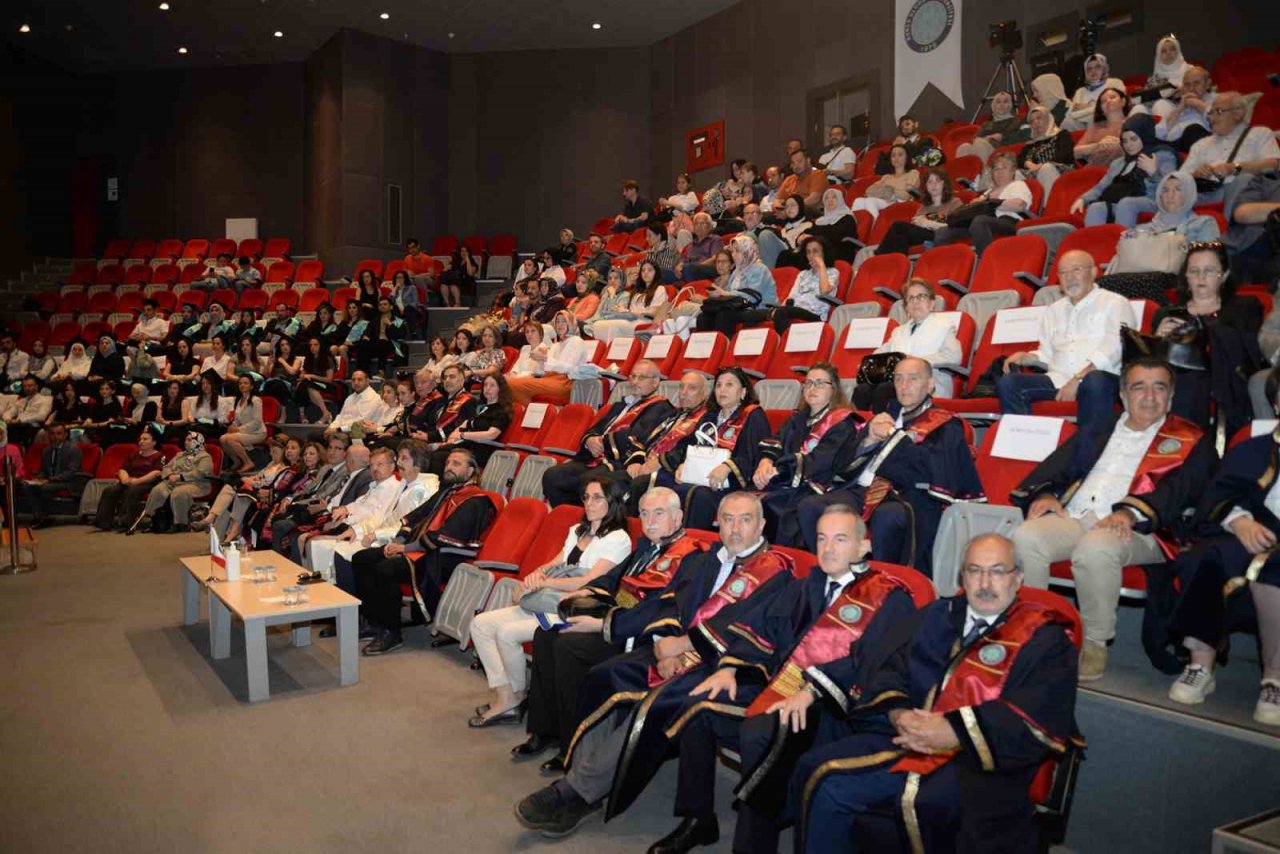 BUÜ, enstitü mezunları ile araştırma üniversiteleri arasındaki yerini sağlamlaştıracak