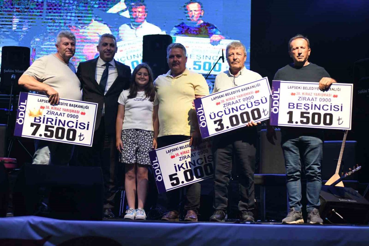 Lapseki Belediyesi 38. Kiraz Festivali’nde Cengiz Kurtoğlu coşkusu yaşandı