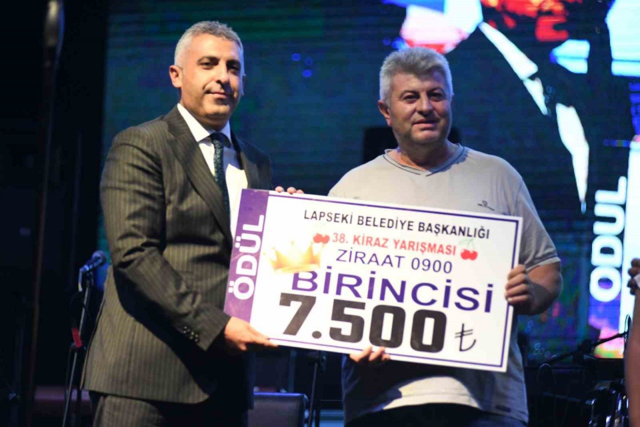Lapseki Belediyesi 38. Kiraz Festivali’nde Cengiz Kurtoğlu coşkusu yaşandı