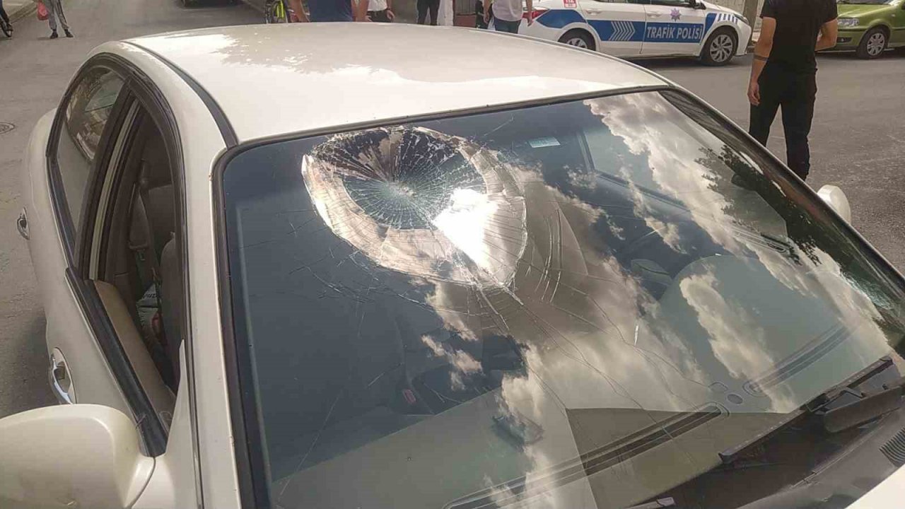 Otomobil ile motosiklet çarpıştı: 1 yaralı