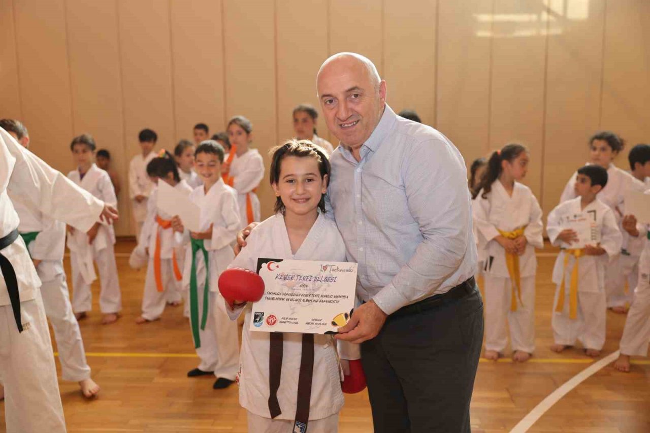 Darıca’nın başarılı sporcuları kuşak atladı